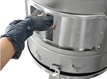 ¿Se debe curar el barril ahumador de acero inoxidable antes del primer uso?