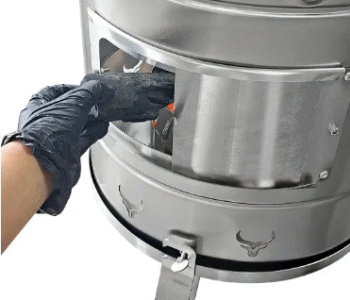 ¿Se debe curar el barril ahumador de acero inoxidable antes del primer uso?